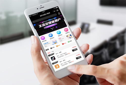 �����½������С����